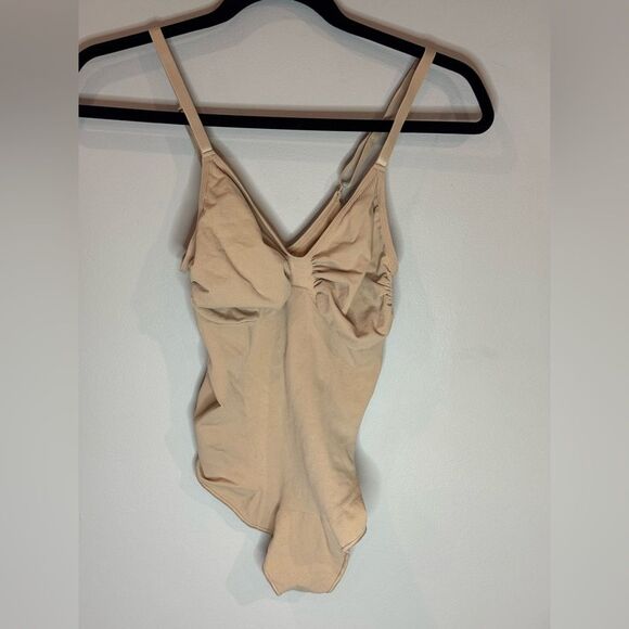 Skims Size 4x/5x Seamless Sculpt Thong Bodysuit Clay Shapewear - Picture 3 of 7